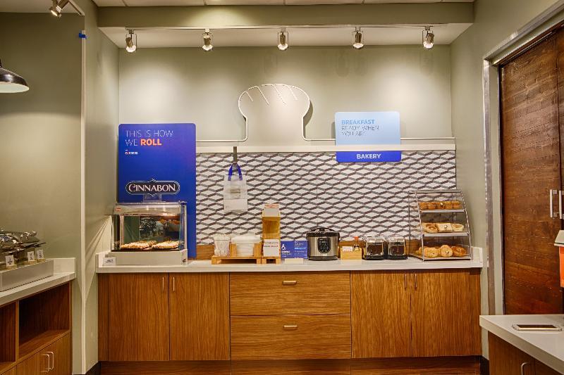 Holiday Inn Express & Suites - Detroit Northwest - Livonia By Ihg Bagian luar foto